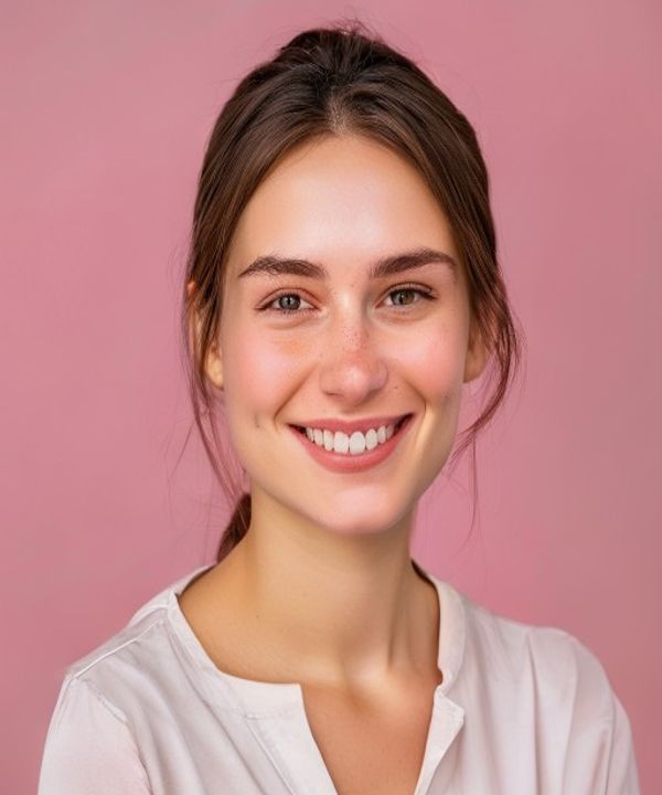 Мастер маникюра Алина